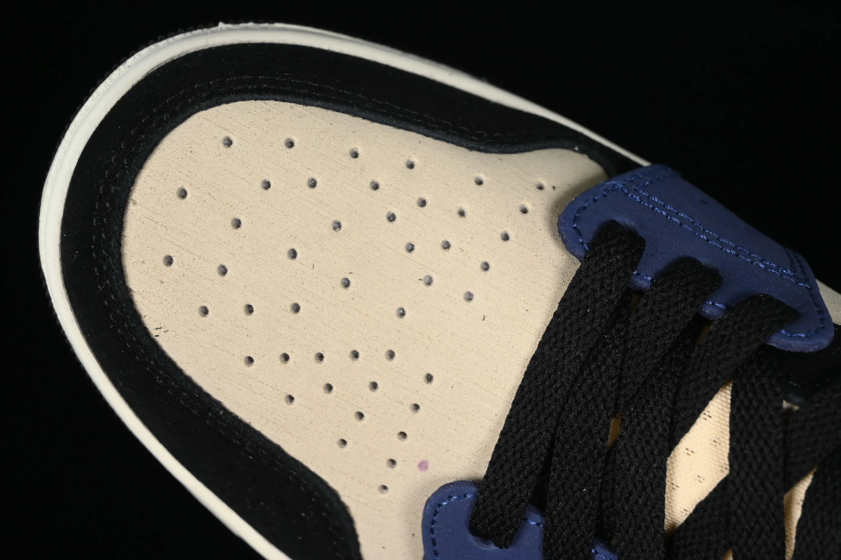 All categories Air Jordan Jordan series basketball shoes Air Jordan 1 High Air Jordan 1 Zoom CMFT AJ1 Joe 1 gray blue black hook high top basketball shoes DV1305-104
